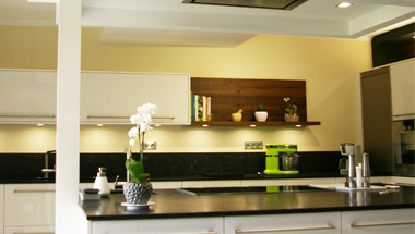 Cuisine contemporaine blanc laqué